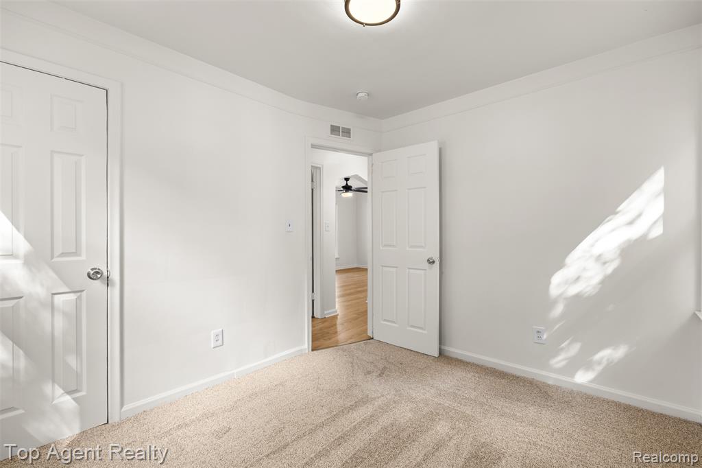 24460 Phlox Avenue Property Photo 13