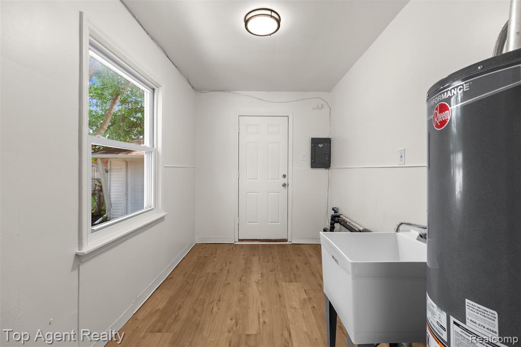 24460 Phlox Avenue Property Photo 16