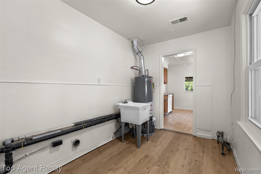24460 Phlox Avenue Property Photo 17