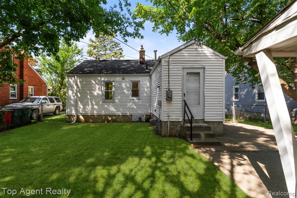 24460 Phlox Avenue Property Photo 18