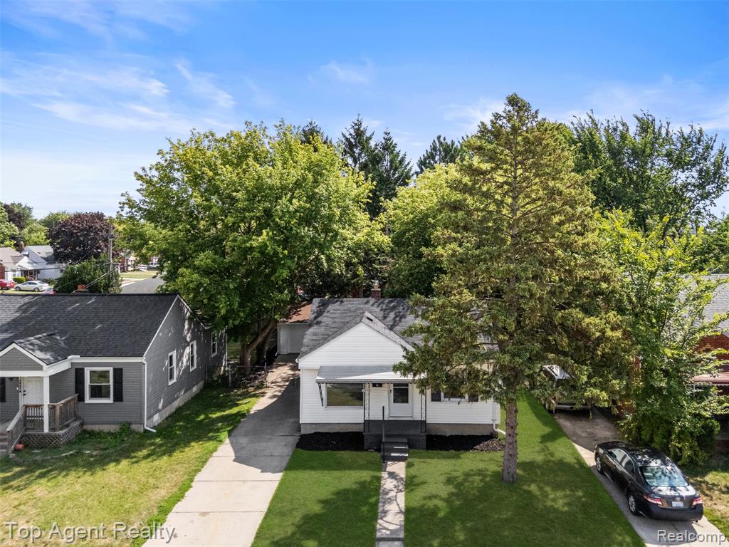 24460 Phlox Avenue Property Photo 23