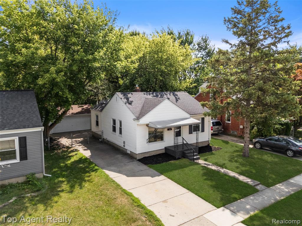 24460 Phlox Avenue Property Photo 24
