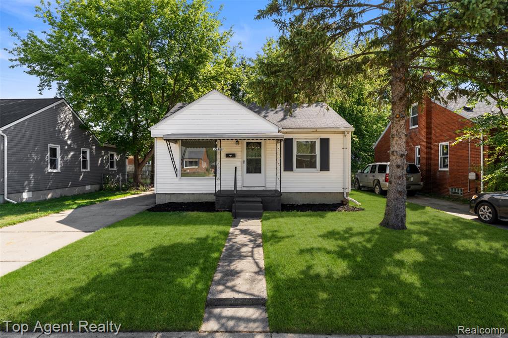 24460 Phlox Avenue Property Photo 33