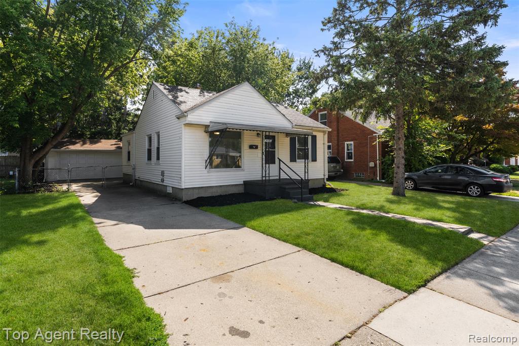 24460 Phlox Avenue Property Photo 34