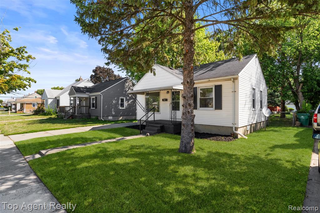 24460 Phlox Avenue Property Photo 35