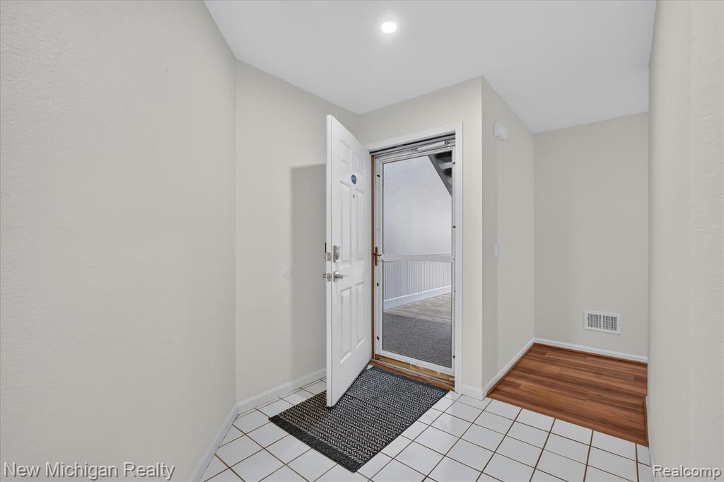12372 Saint Andrews Way Property Photo 4