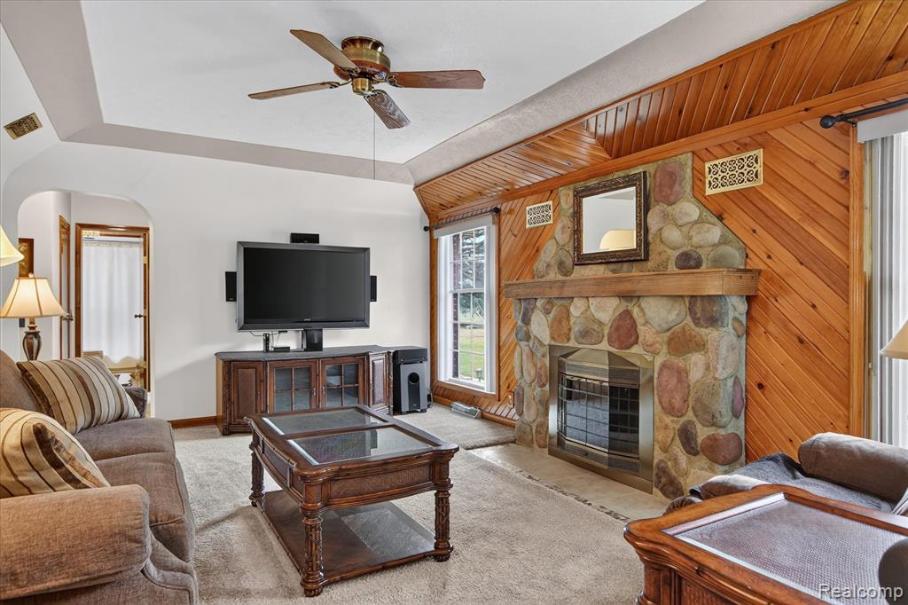 11175 Elmview Street Property Photo 8