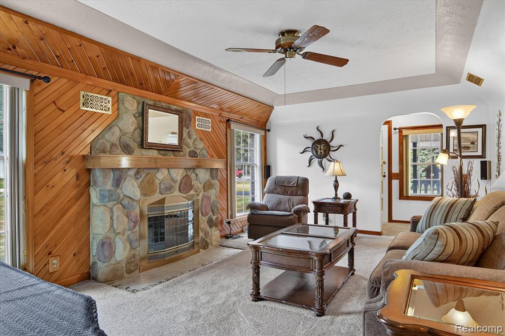 11175 Elmview Street Property Photo 9