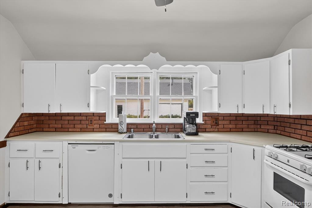 11175 Elmview Street Property Photo 11