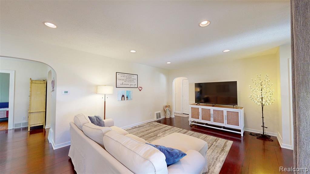 515 Randolph Street Property Photo 6