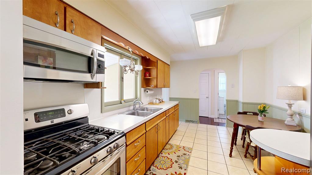 515 Randolph Street Property Photo 9