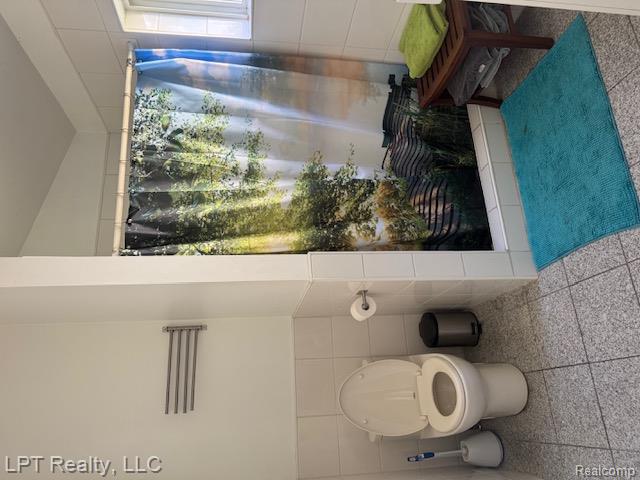 5868 Outer Drive Property Photo 6