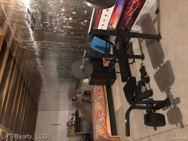 5868 Outer Drive Property Photo 14