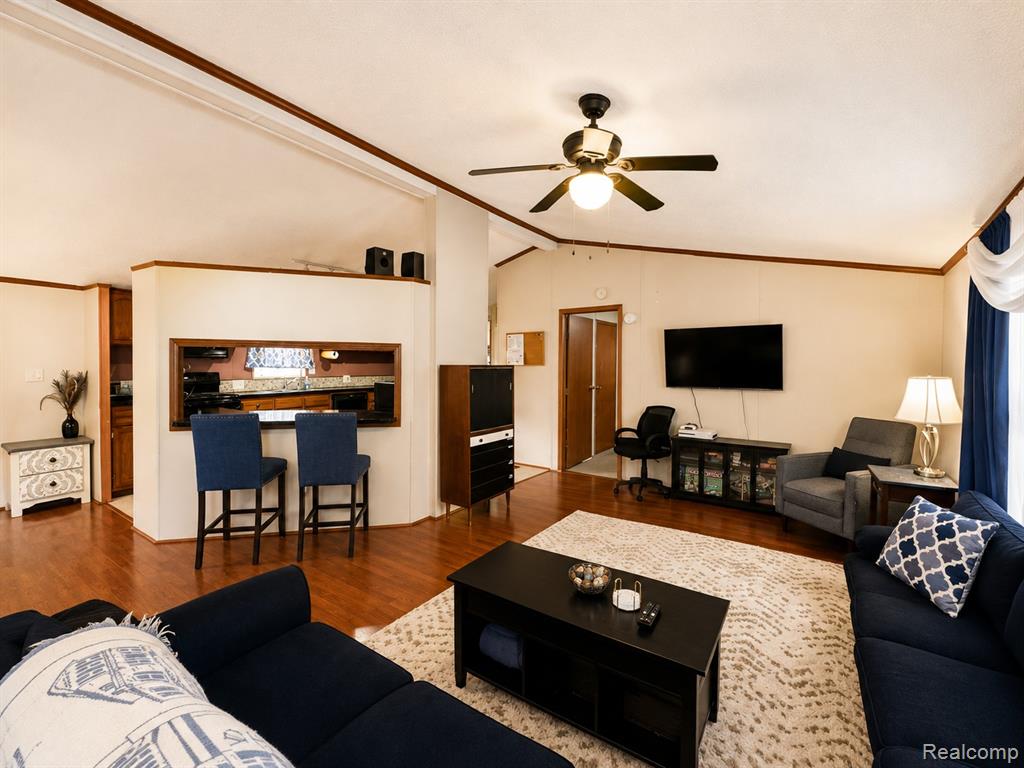 28917 Briarwood Property Photo 6