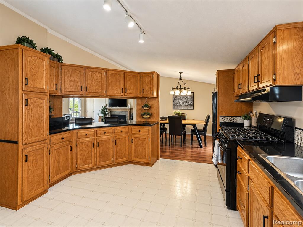 28917 Briarwood Property Photo 9