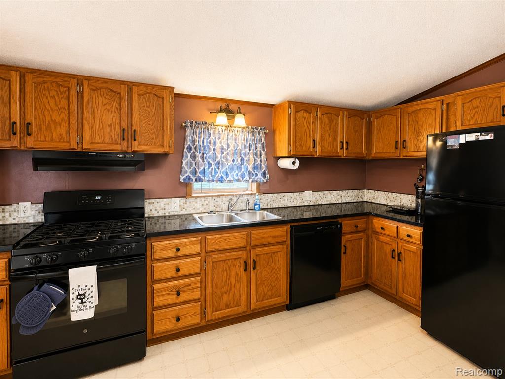 28917 Briarwood Property Photo 11