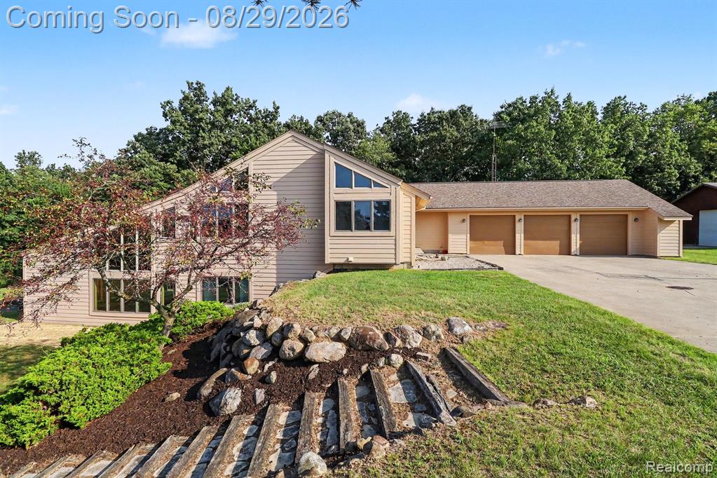 10250 Eagle Road Property Photo 1