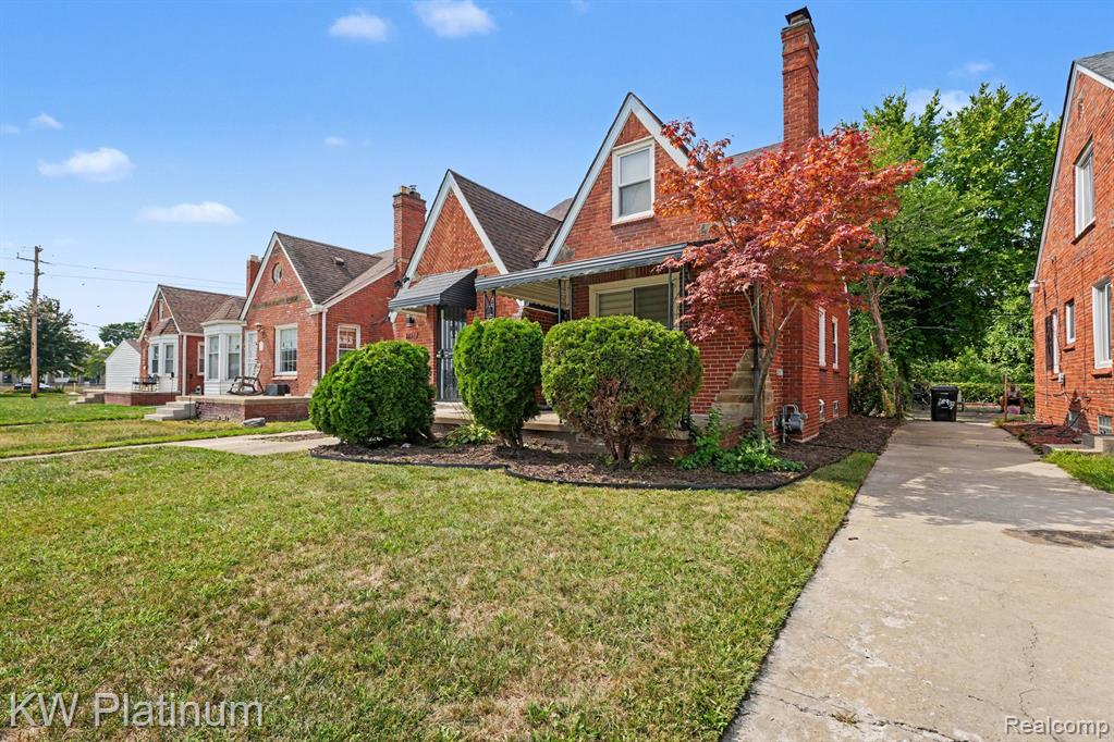 18927 Stansbury Street Property Photo 6