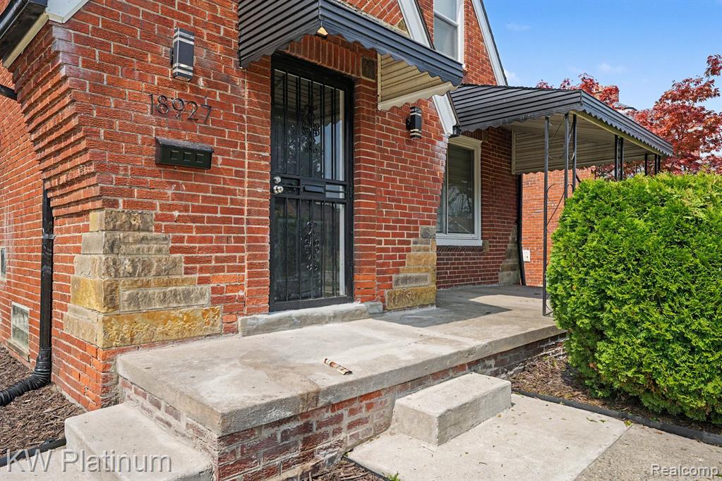 18927 Stansbury Street Property Photo 7