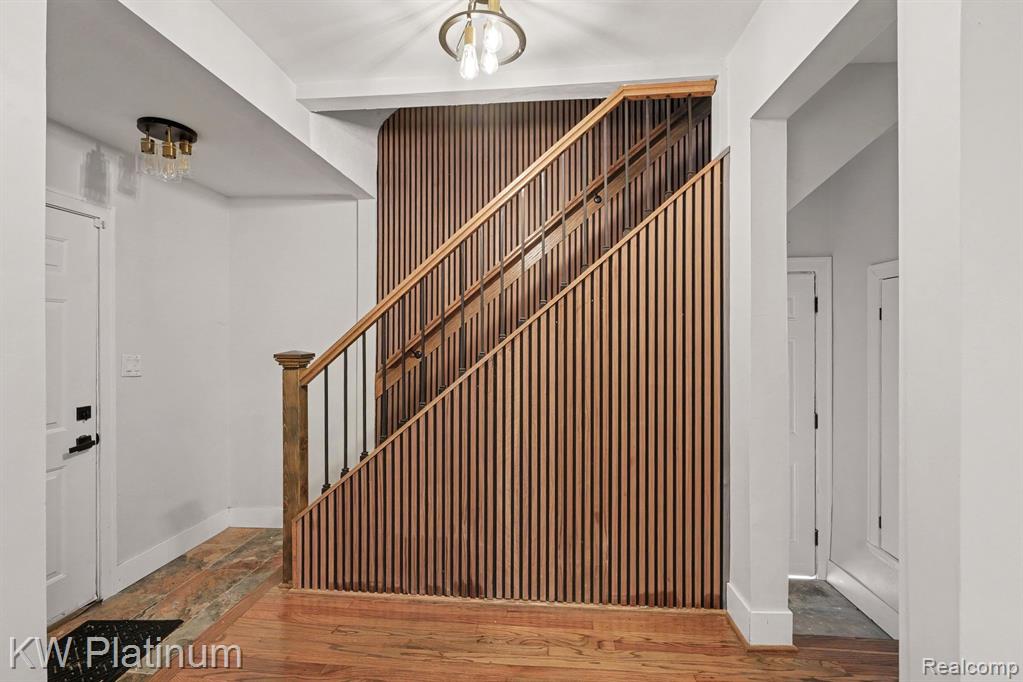 18927 Stansbury Street Property Photo 9