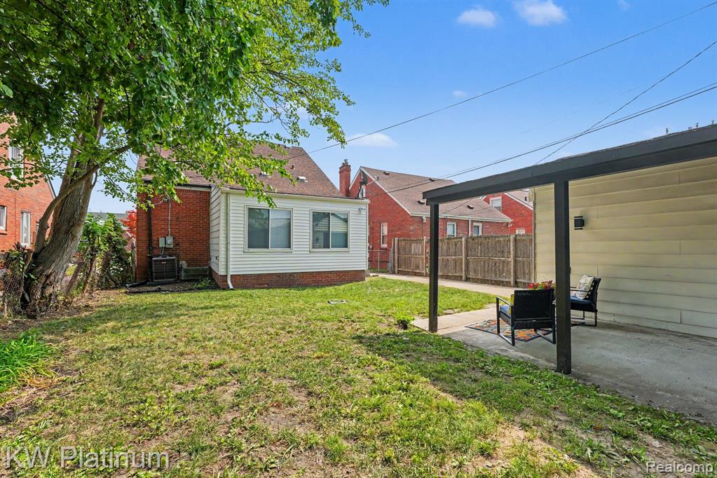 18927 Stansbury Street Property Photo 24
