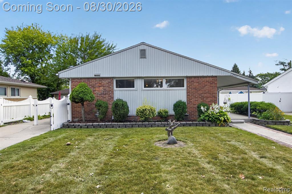 2565 Norwood Road Property Photo 1