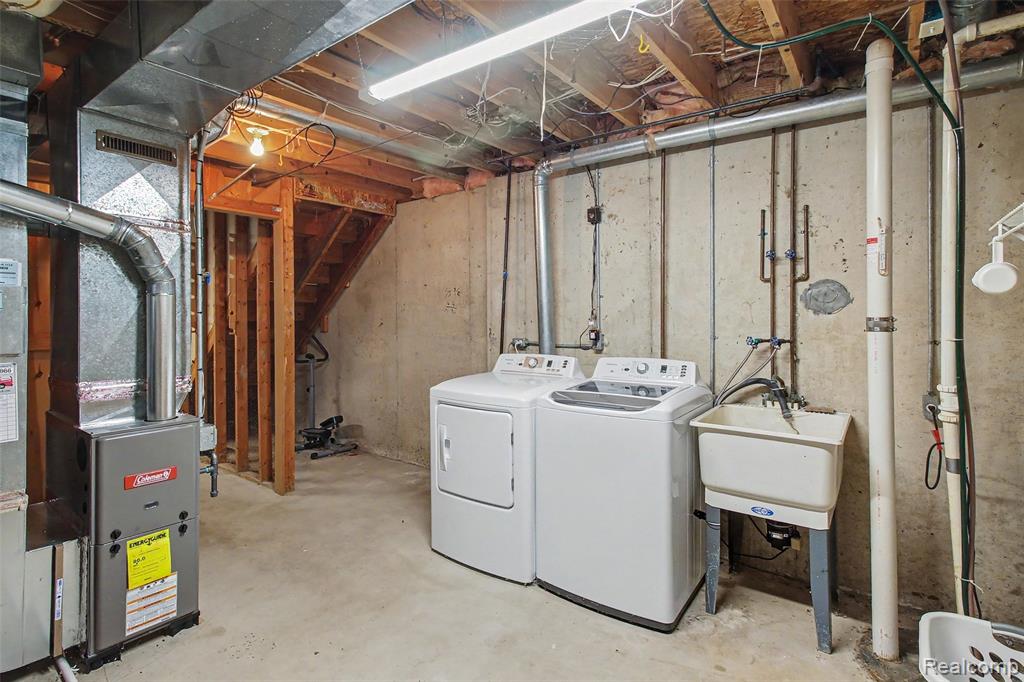 8565 Hamburg Road Property Photo 17