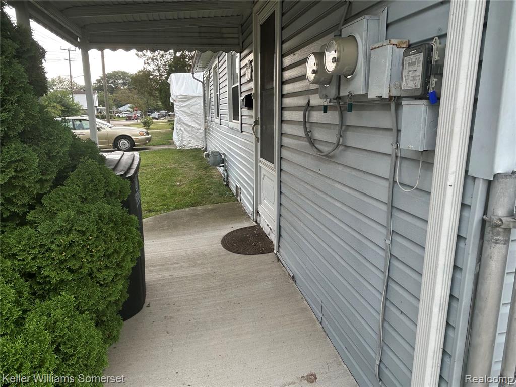 33809 Calumet Court Property Photo 3