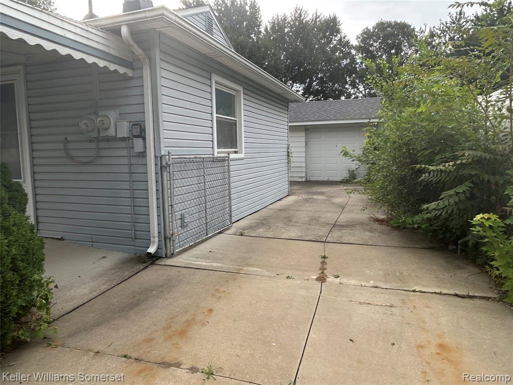 33809 Calumet Court Property Photo 4