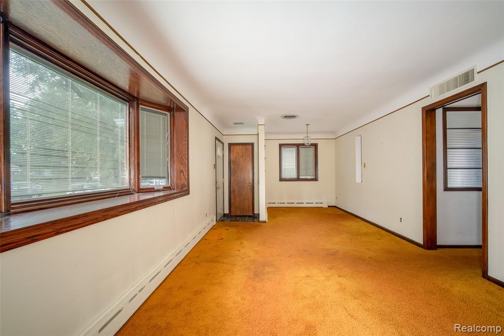 751 Auburn Street Property Photo 6
