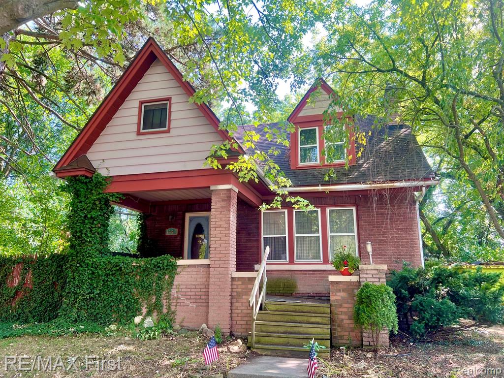 1441 Catalpa Drive