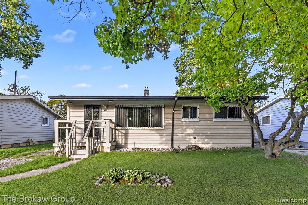 5916 Susan Street Property Photo 1