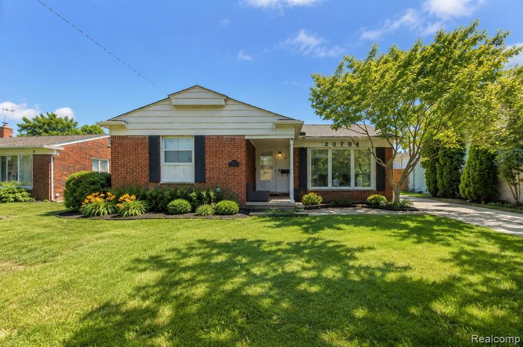 26705 Rouge River Drive Property Photo 1