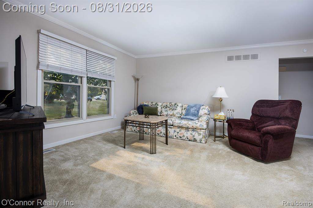 15903 Plymouth Drive Property Photo 2