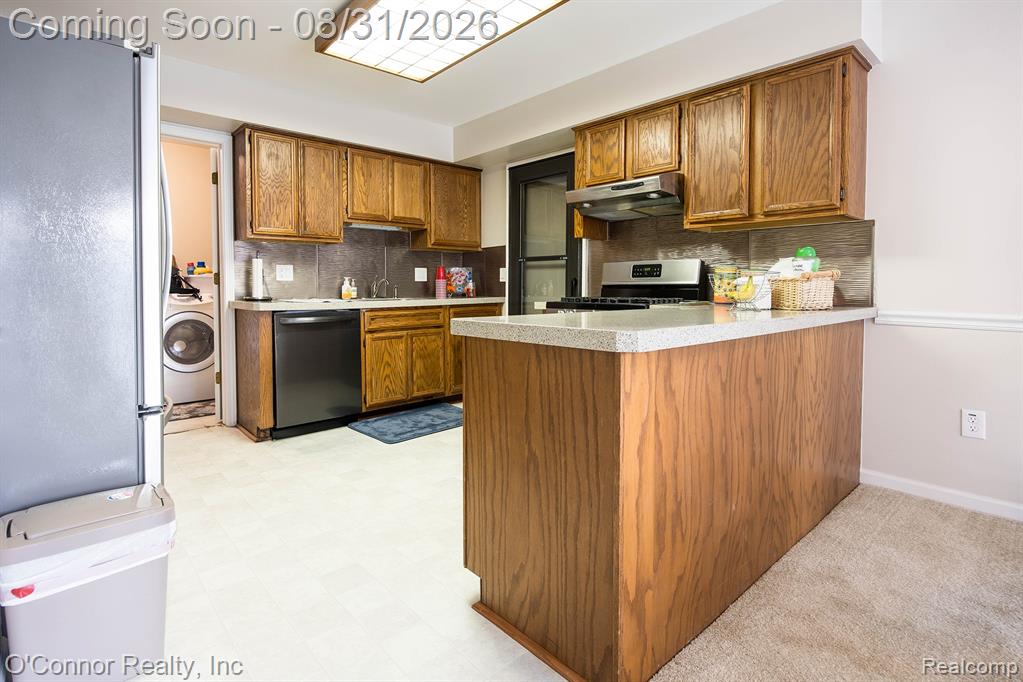 15903 Plymouth Drive Property Photo 9