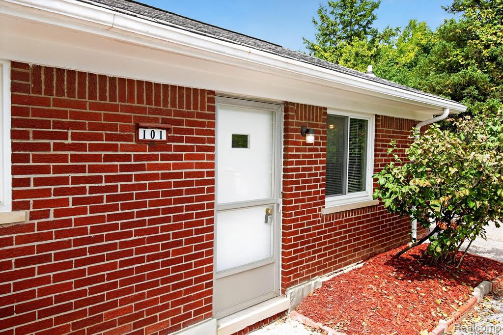 22000 Beck Road Property Photo 1
