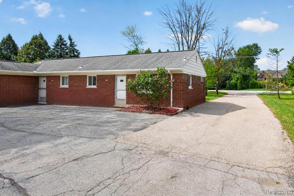 22000 Beck Road Property Photo 3
