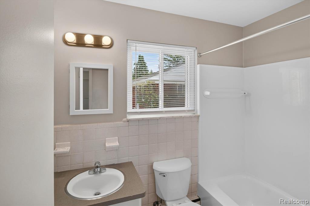 22000 Beck Road Property Photo 14