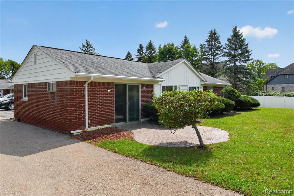 22000 Beck Road Property Photo 16