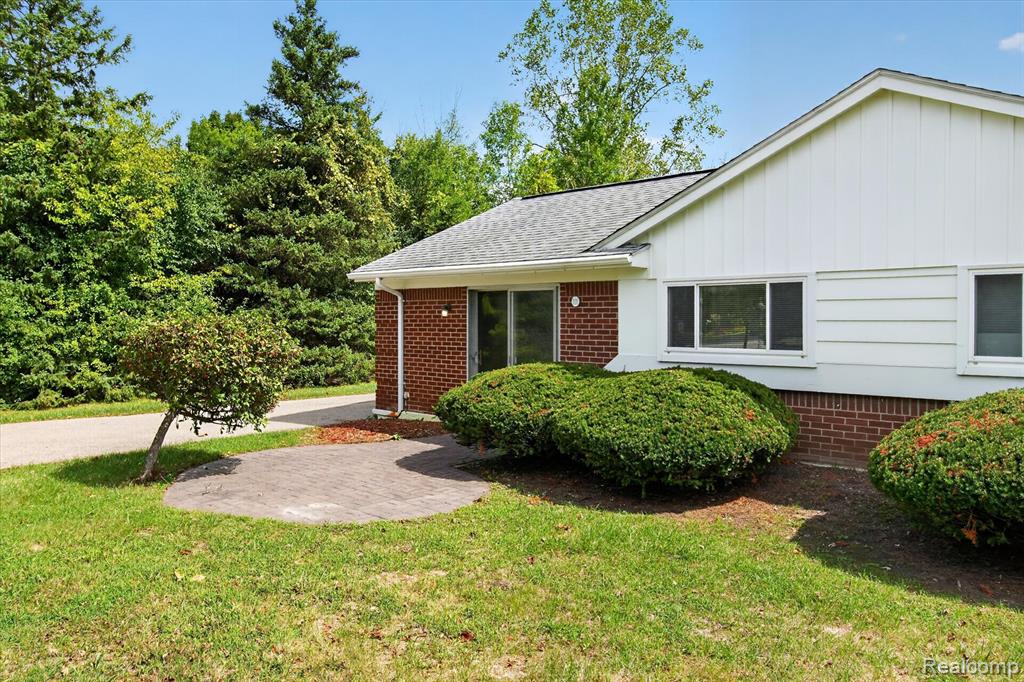 22000 Beck Road Property Photo 18