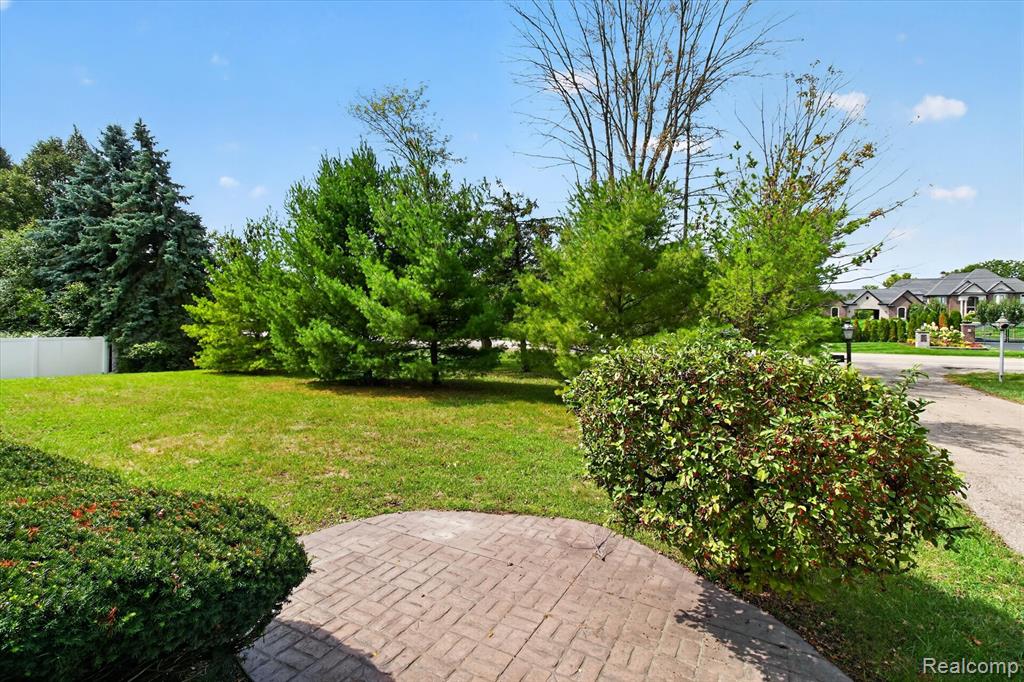 22000 Beck Road Property Photo 19