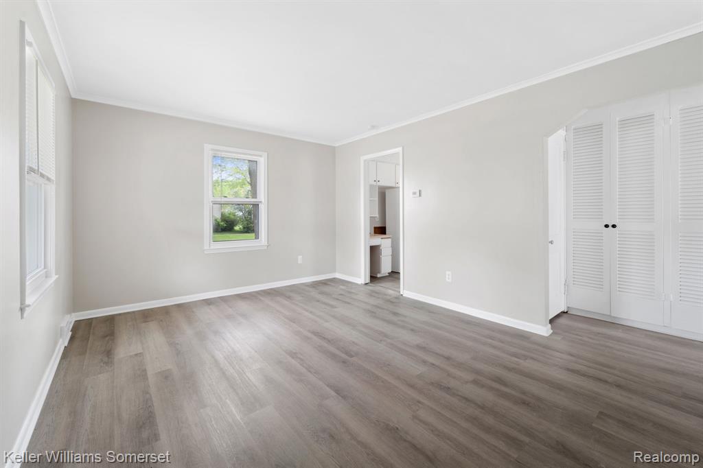 19214 Roscommon Street Property Photo 3