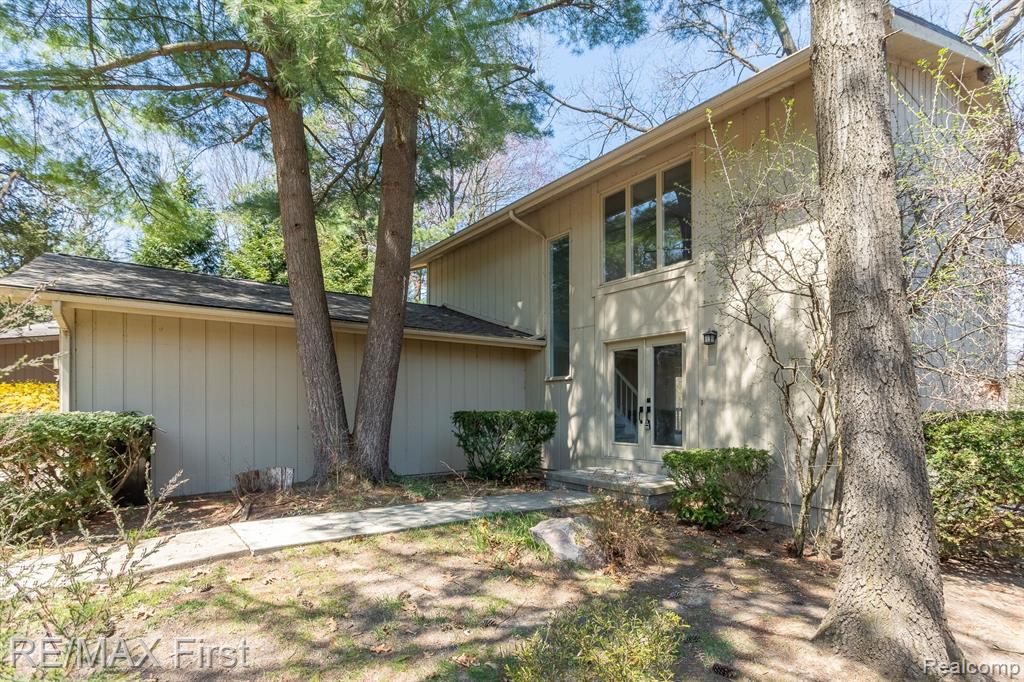 6620 Red Cedar Lane Property Photo 3