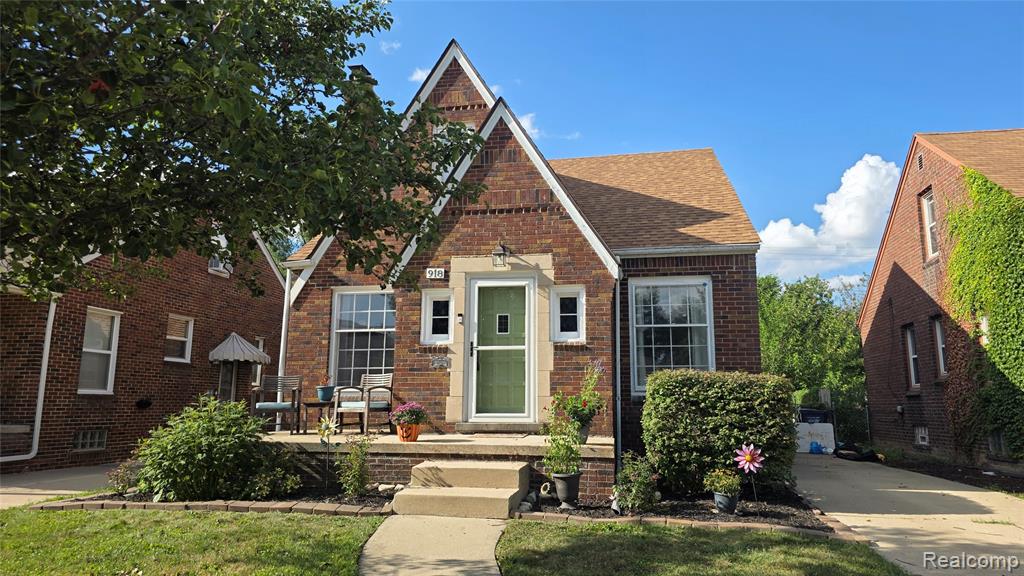 918 New York Avenue Property Photo 1