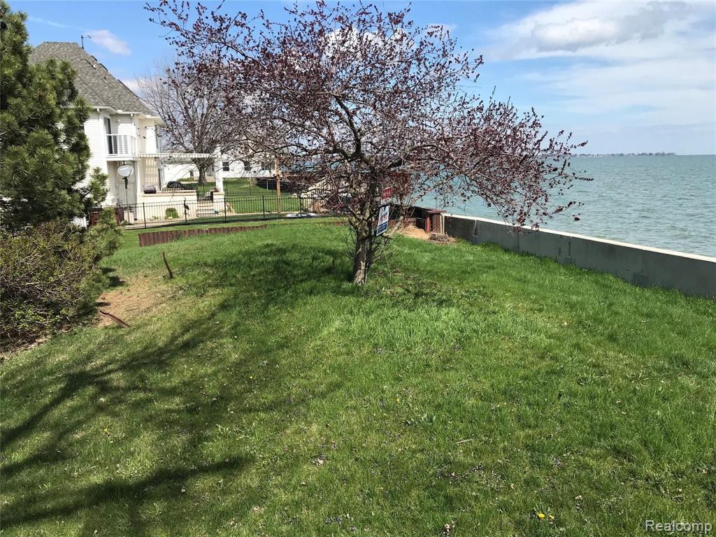 00 Edgewater Property Photo 1