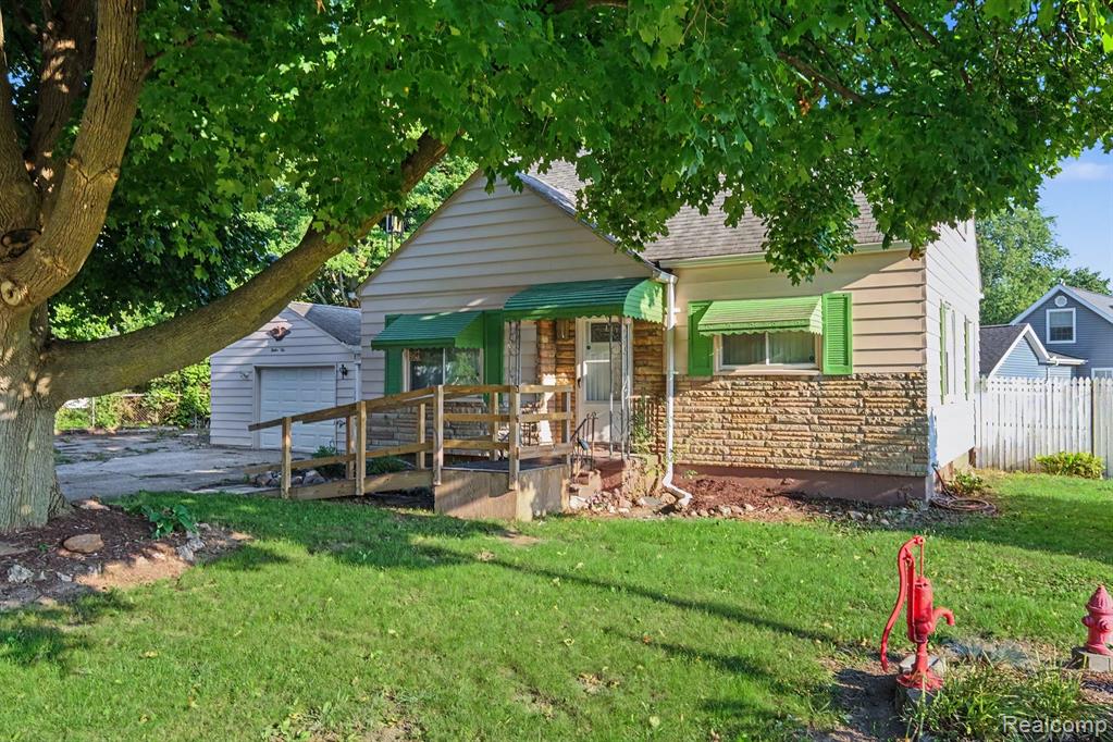 1210 Simca Street Property Photo 2
