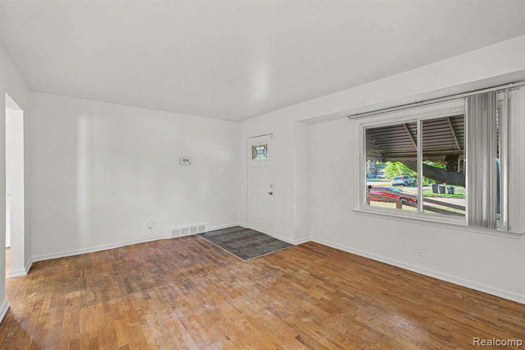 1210 Simca Street Property Photo 4