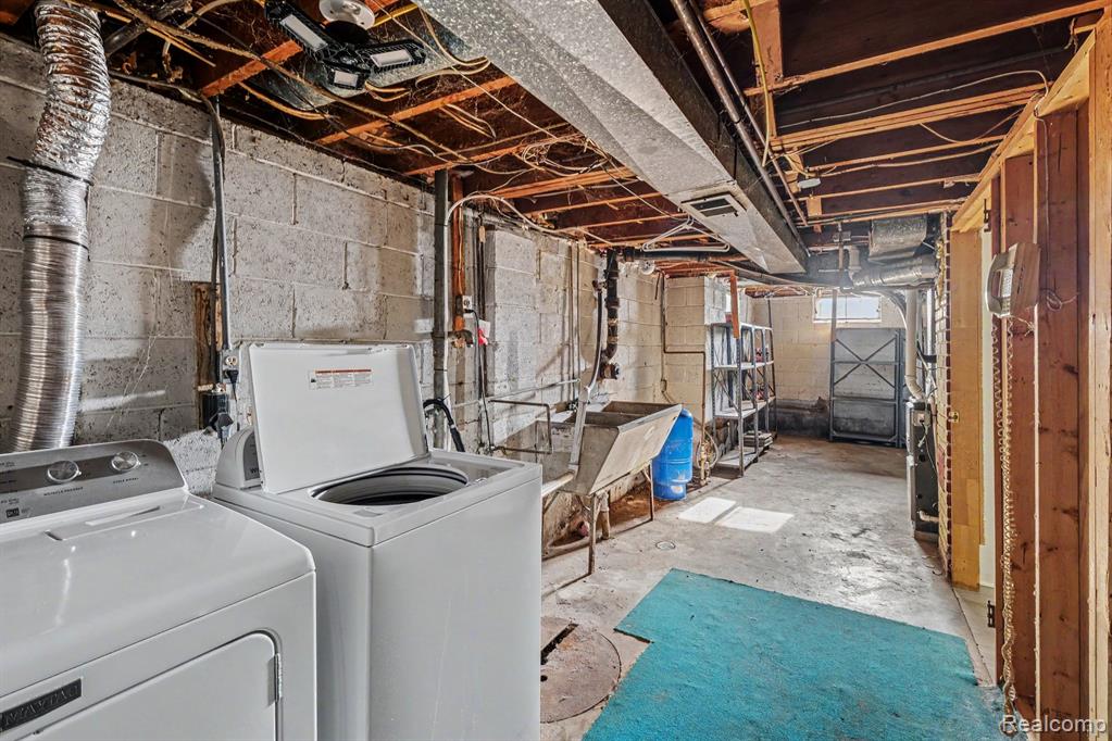 1210 Simca Street Property Photo 14