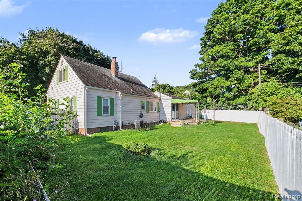 1210 Simca Street Property Photo 17