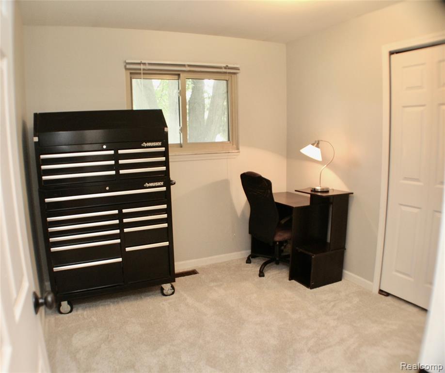 3231 W Utica Road Property Photo 11